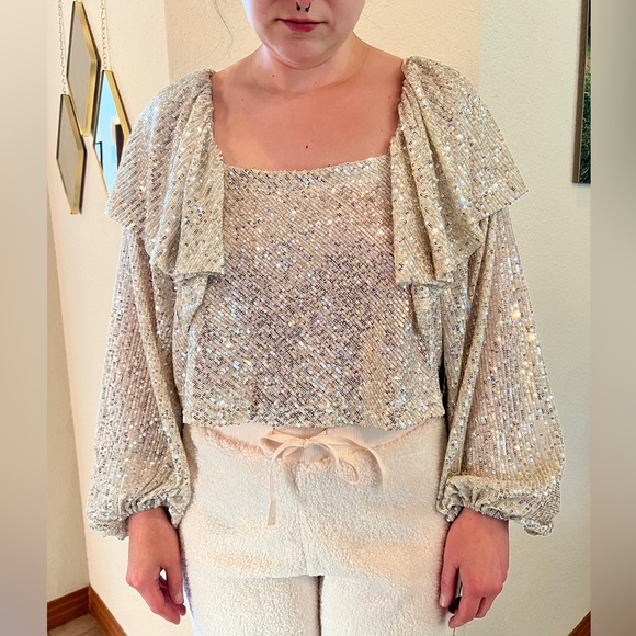 Free People Silver Tiered Ruffle Balloon Sleeve Sequin Flowy Top Size XS NWT - Picture 4 of 13